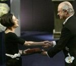 Herta Müller spune lumii povestea batistei din Niţchidorf