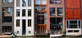 Clădiri stil bibliotecă