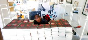 În Curtea veche volumele dispar înainte să apară